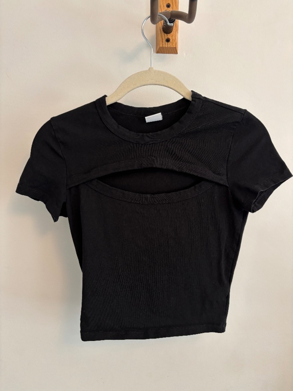 TNA cutout tshirt xs